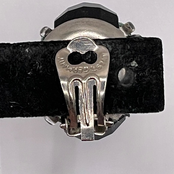 West Germany Signed Vntage Black Lava Rock Look Clip-on Cluster Earrings - Picture 12 of 13